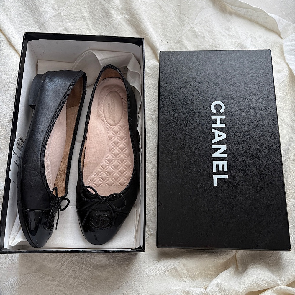 🥀 Authentic Classic CHANEL Ballet Flats in Black Leather Patent Cap-toe sz 37.5🥀